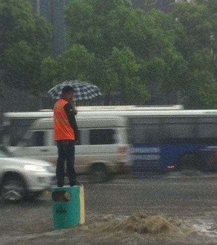 Heavy rain continues in S. China