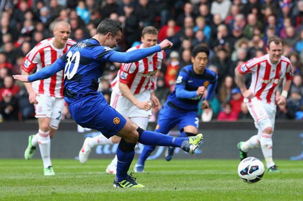 United closes in on title as Sunderland eases worries