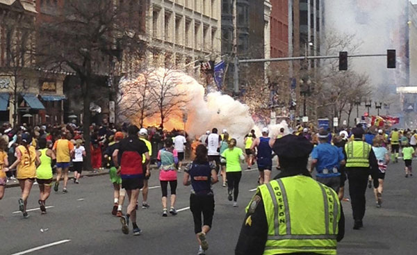 3 dead,scores hurt in Boston Marathon blasts