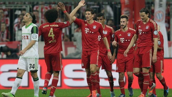 Gomez leads six-goal Bayern into final