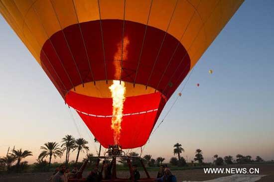 Hot air balloons take off in Egypt