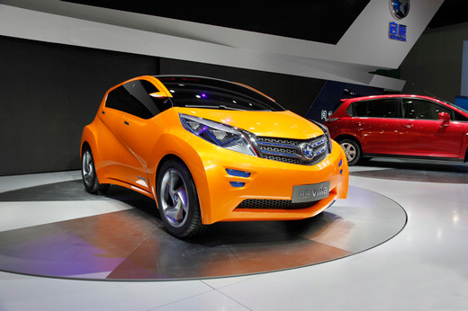 Hybrid, electric autos in spotlight at Shanghai auto show