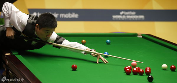 Ding Junhui leads McManus at snooker worlds